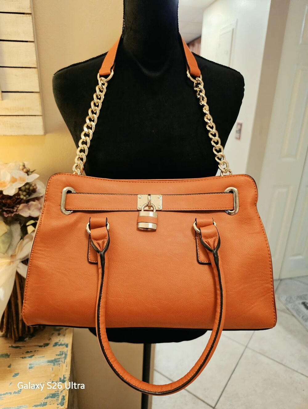NWT Charming Charlie Pumpkin-Tangerine Orange Padlock Satchel – Pristine!